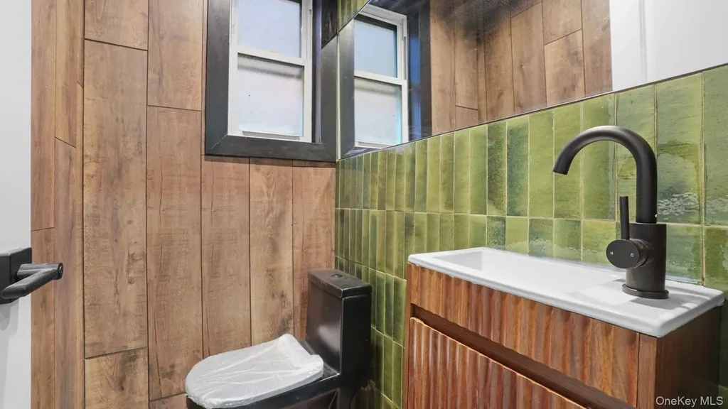 3963 Seton Avenue Bronx NY 10466