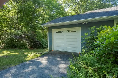187 Milltown Road Holmes NY 12531