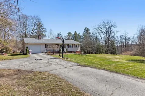 39 Benjamin Road Mahopac NY 10541