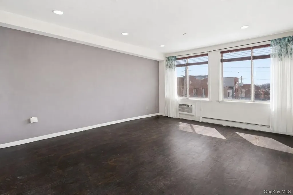 747 E 213th Street Bronx NY 10467