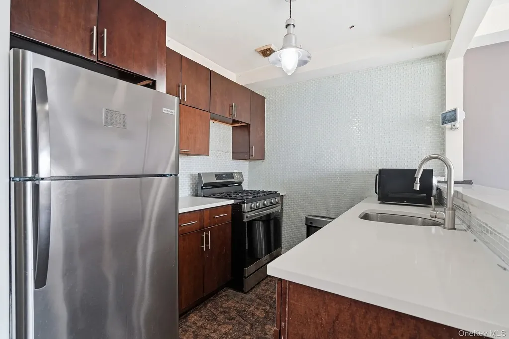 747 E 213th Street Bronx NY 10467