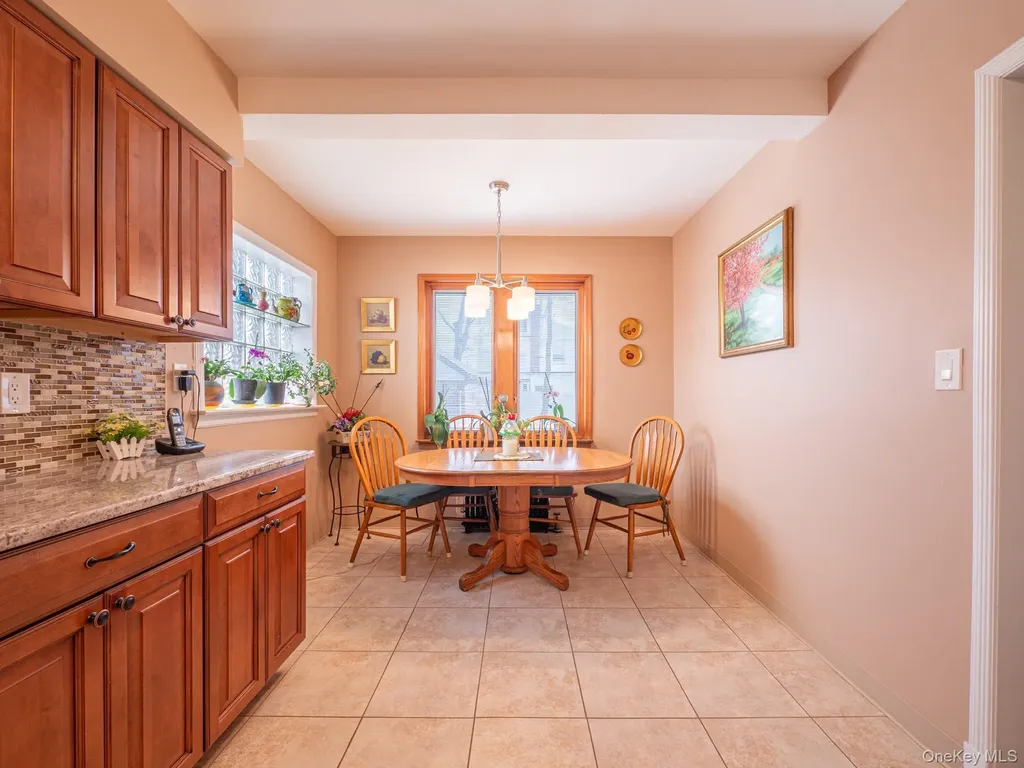 7363 195th Street Fresh Meadows NY 11366