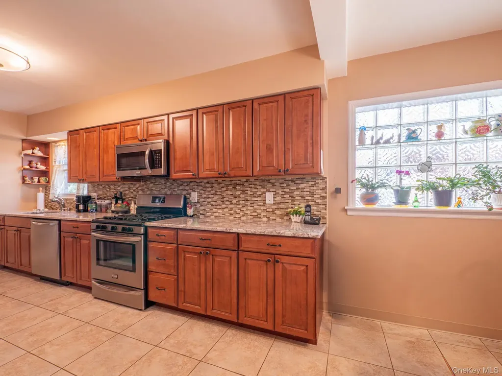 7363 195th Street Fresh Meadows NY 11366