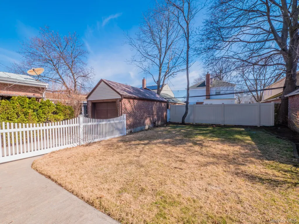 7363 195th Street Fresh Meadows NY 11366