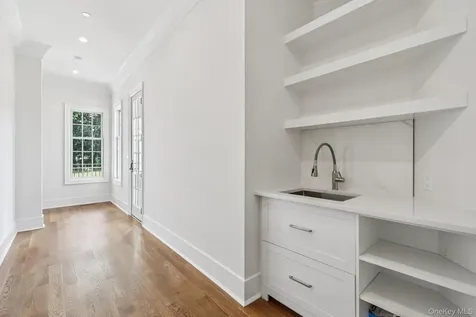 15 High Point Terrace Scarsdale NY 10583