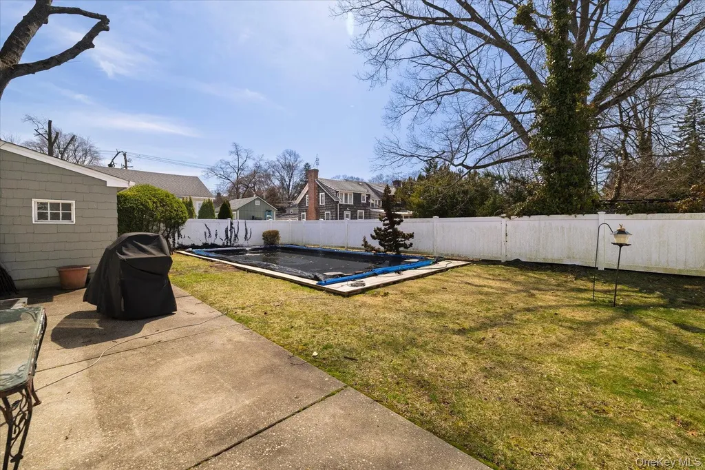 11 Maple Street Malverne NY 11565