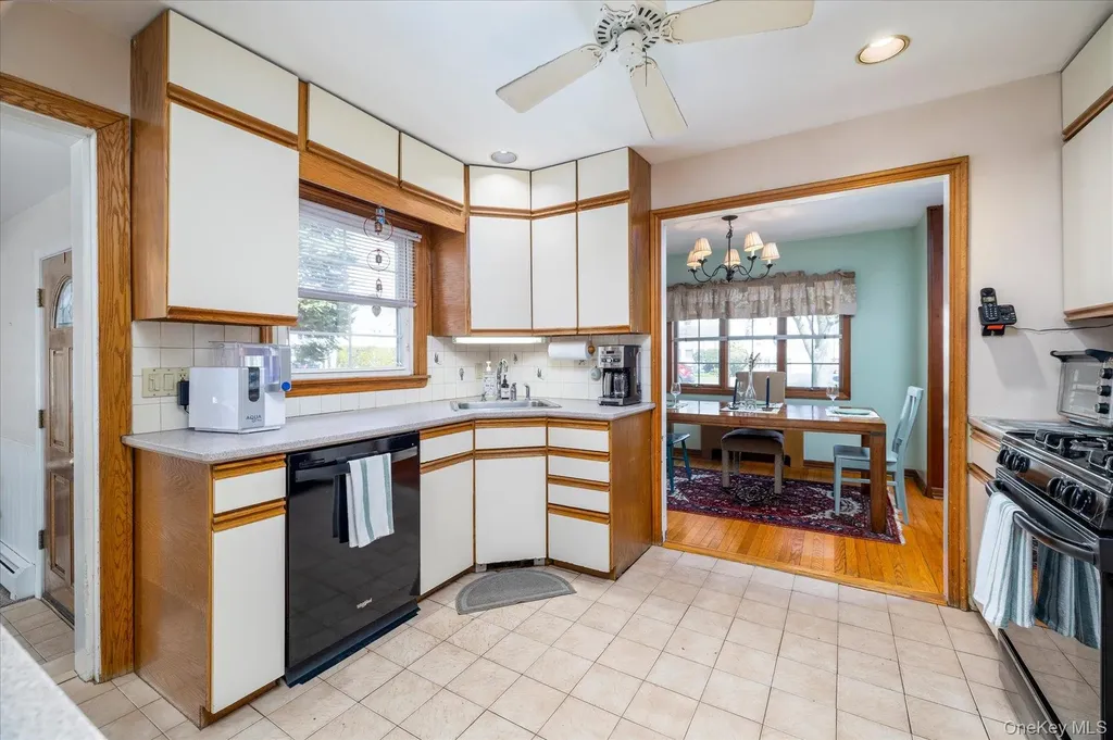 11 Maple Street Malverne NY 11565
