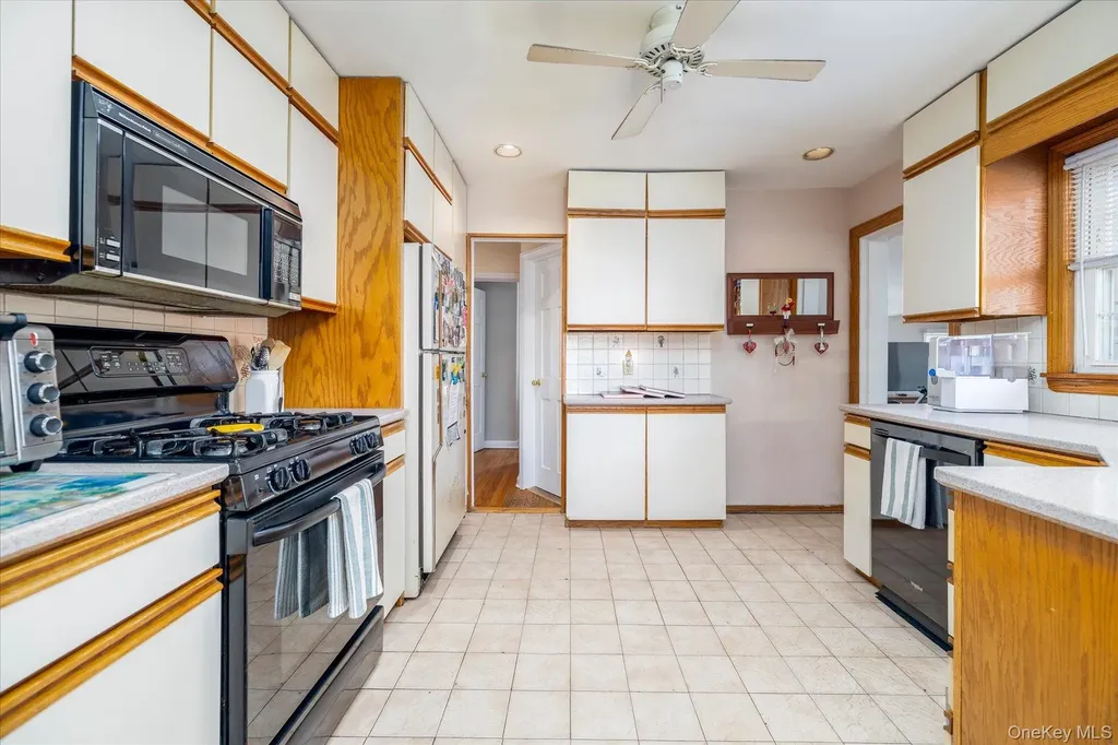 11 Maple Street Malverne NY 11565