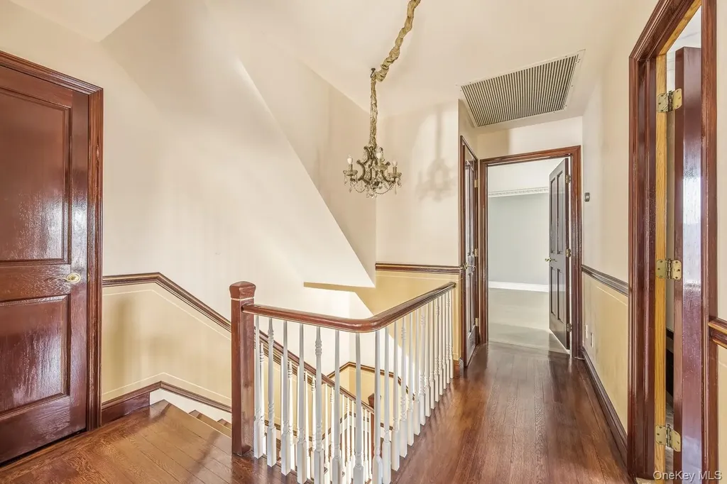 23 Center Drive Malba NY 11357