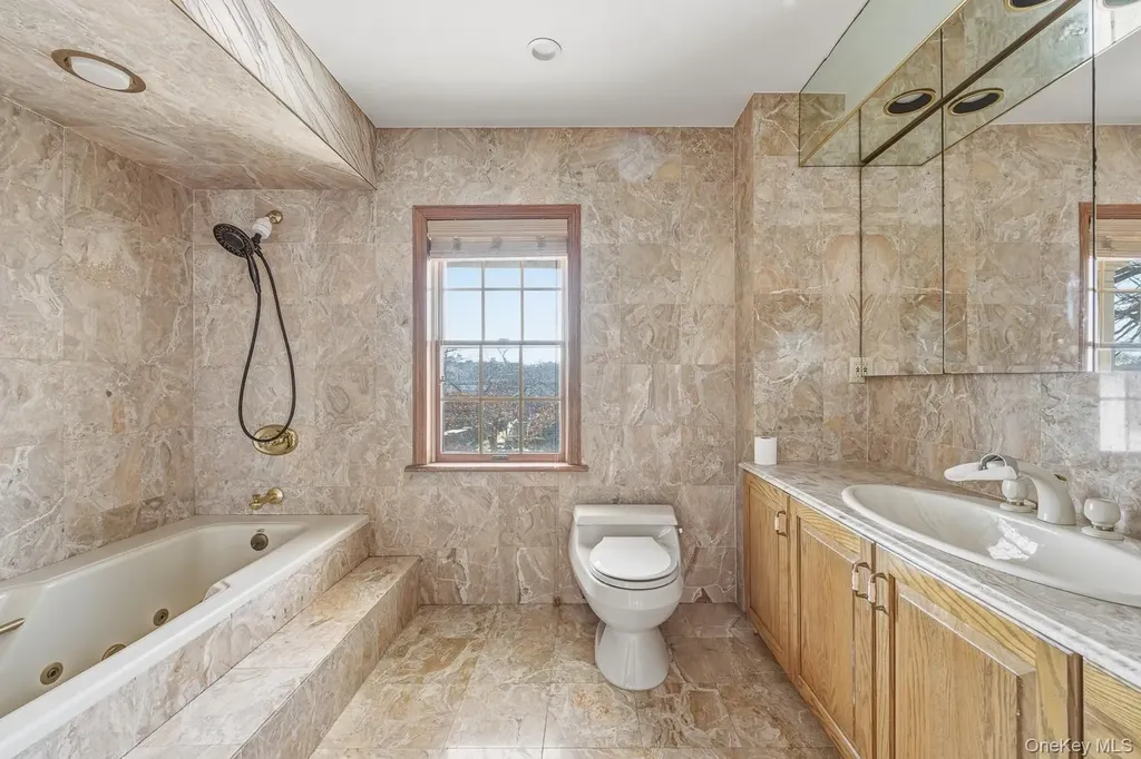 23 Center Drive Malba NY 11357