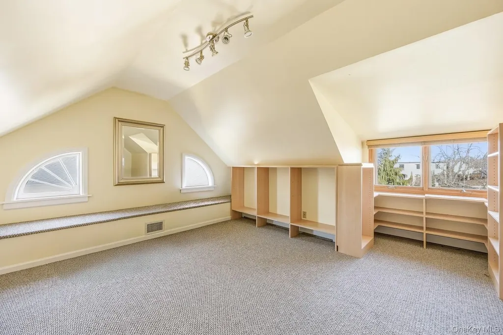 23 Center Drive Malba NY 11357