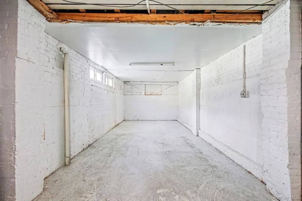 23 Center Drive Malba NY 11357