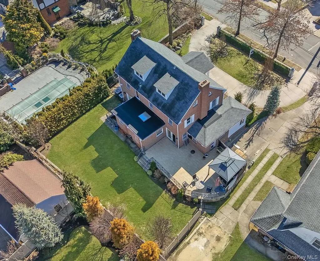 23 Center Drive Malba NY 11357