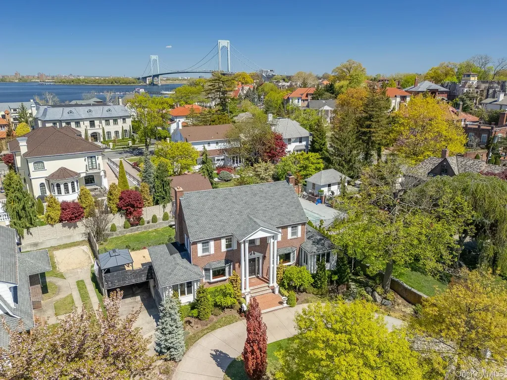 23 Center Drive Malba NY 11357