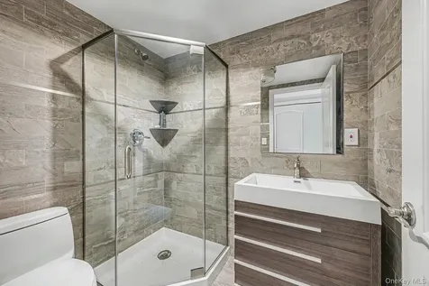 23 Center Drive Malba NY 11357