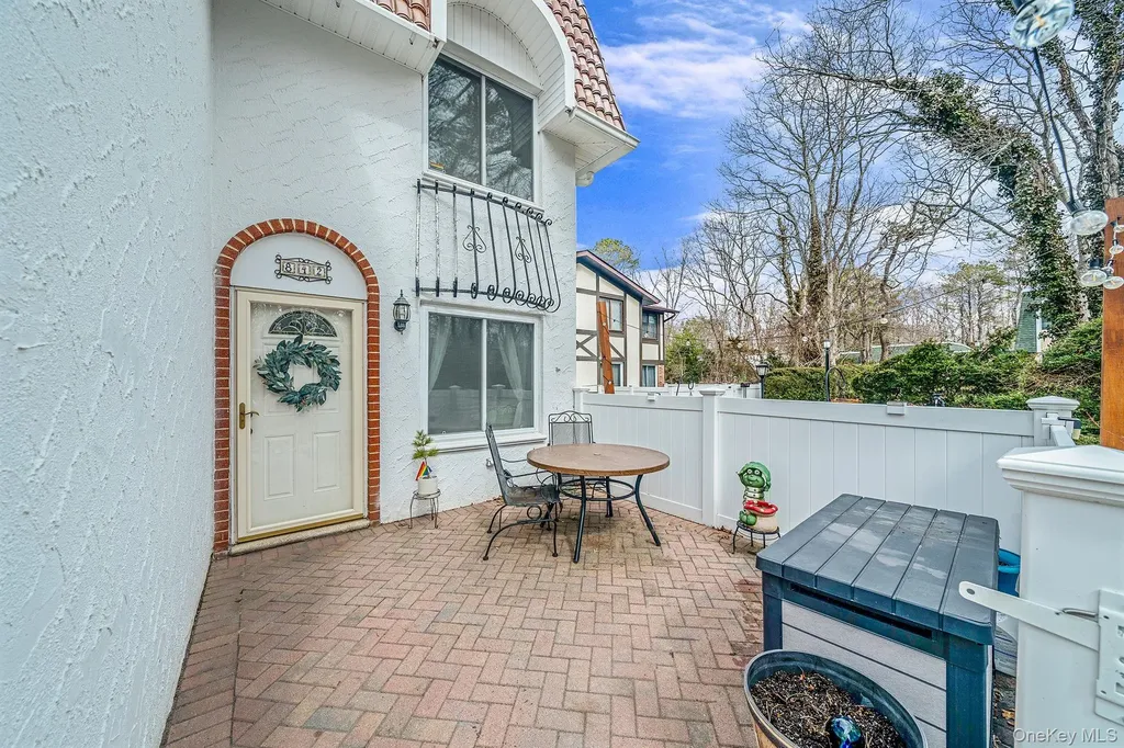 842 Golf Lane Medford NY 11763