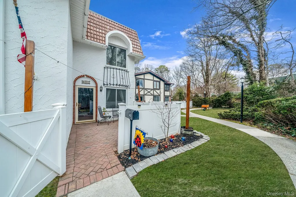 842 Golf Lane Medford NY 11763