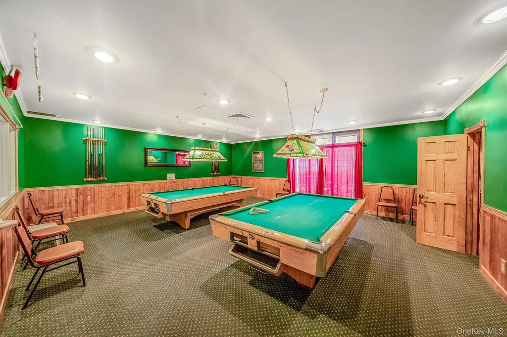 842 Golf Lane Medford NY 11763