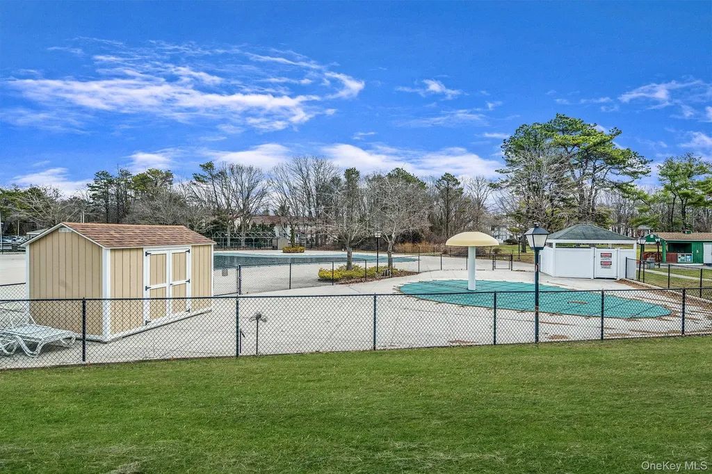 842 Golf Lane Medford NY 11763