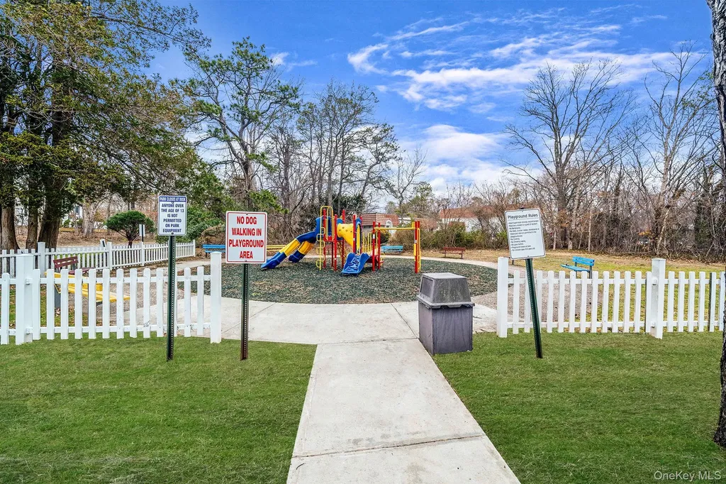842 Golf Lane Medford NY 11763