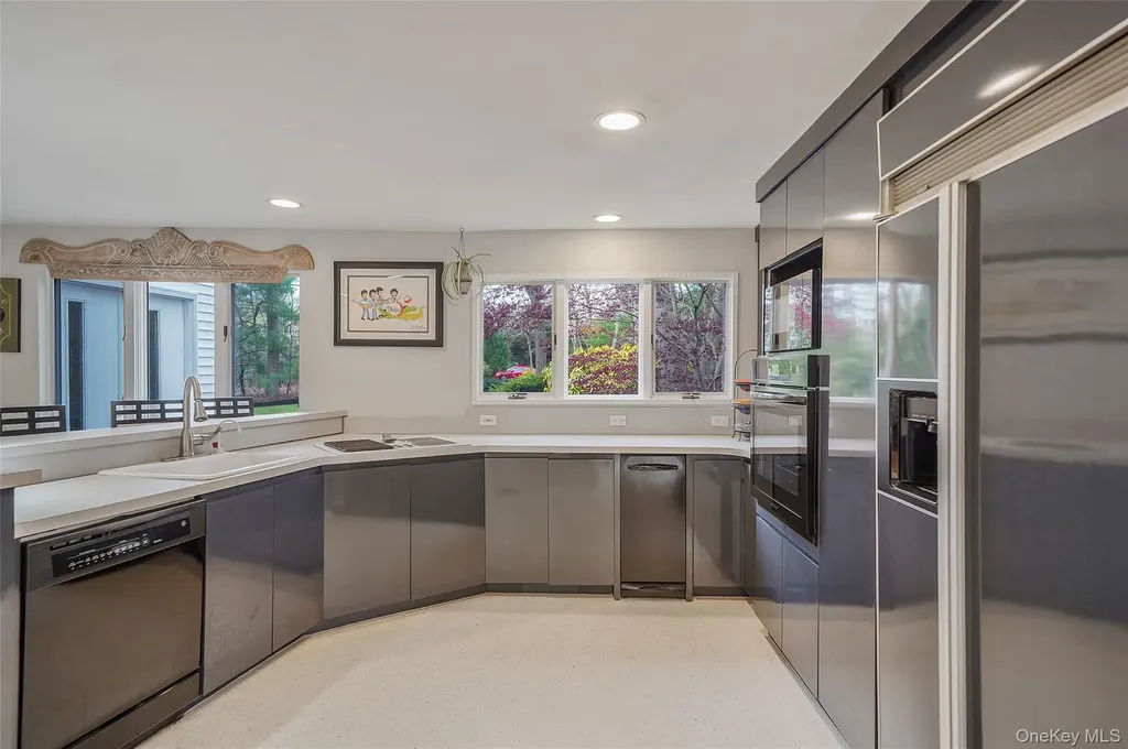 61 Park Avenue Blue Point NY 11715