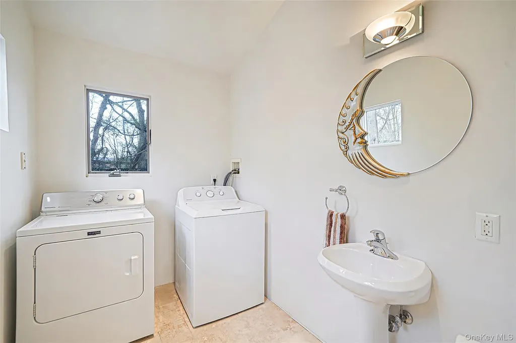 61 Park Avenue Blue Point NY 11715