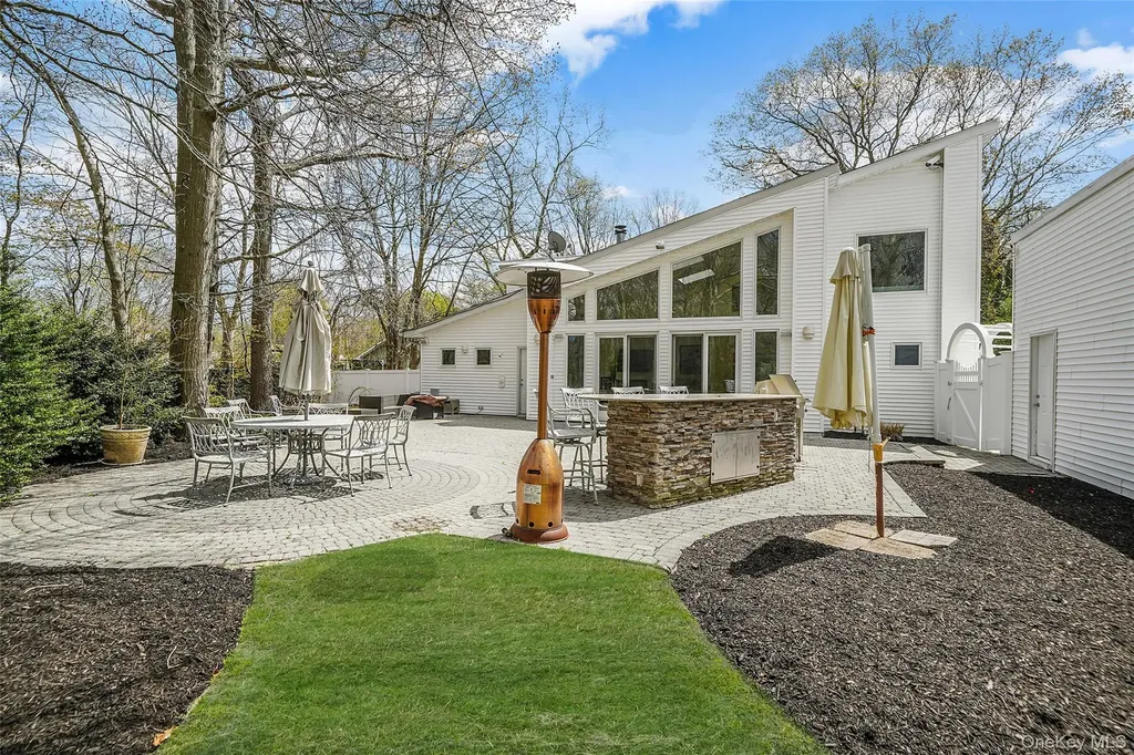61 Park Avenue Blue Point NY 11715