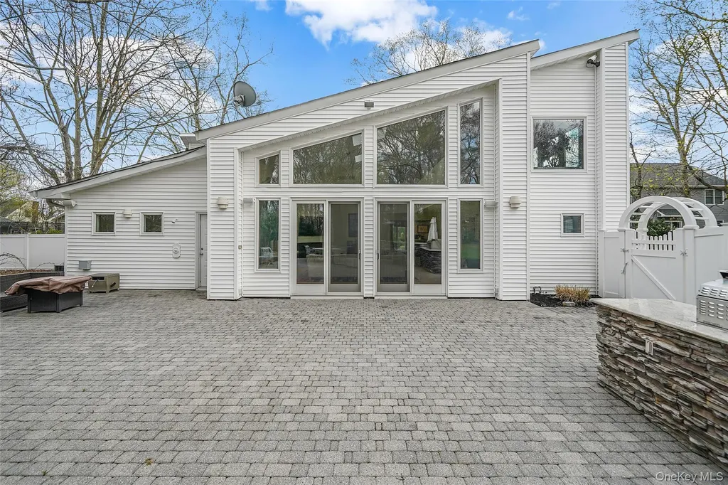 61 Park Avenue Blue Point NY 11715