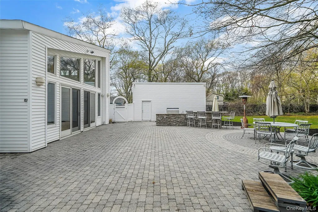 61 Park Avenue Blue Point NY 11715