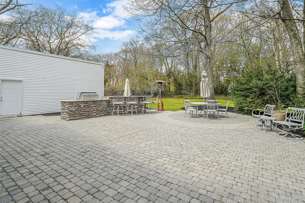 61 Park Avenue Blue Point NY 11715