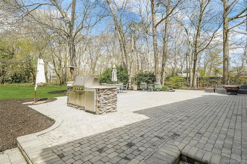 61 Park Avenue Blue Point NY 11715