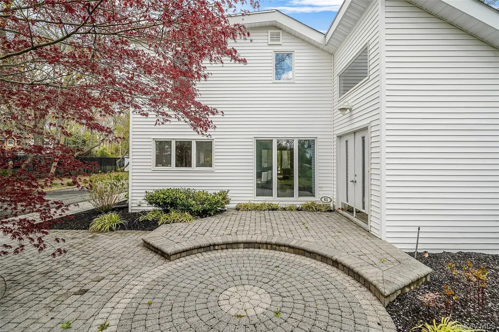 61 Park Avenue Blue Point NY 11715
