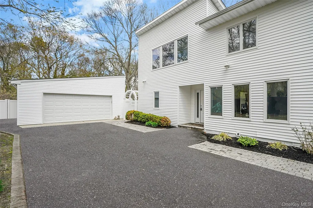 61 Park Avenue Blue Point NY 11715