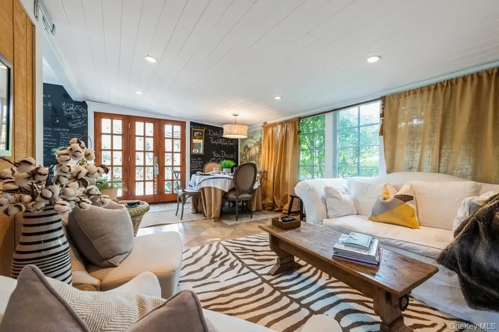 56 Lamb Avenue Quogue NY 11959