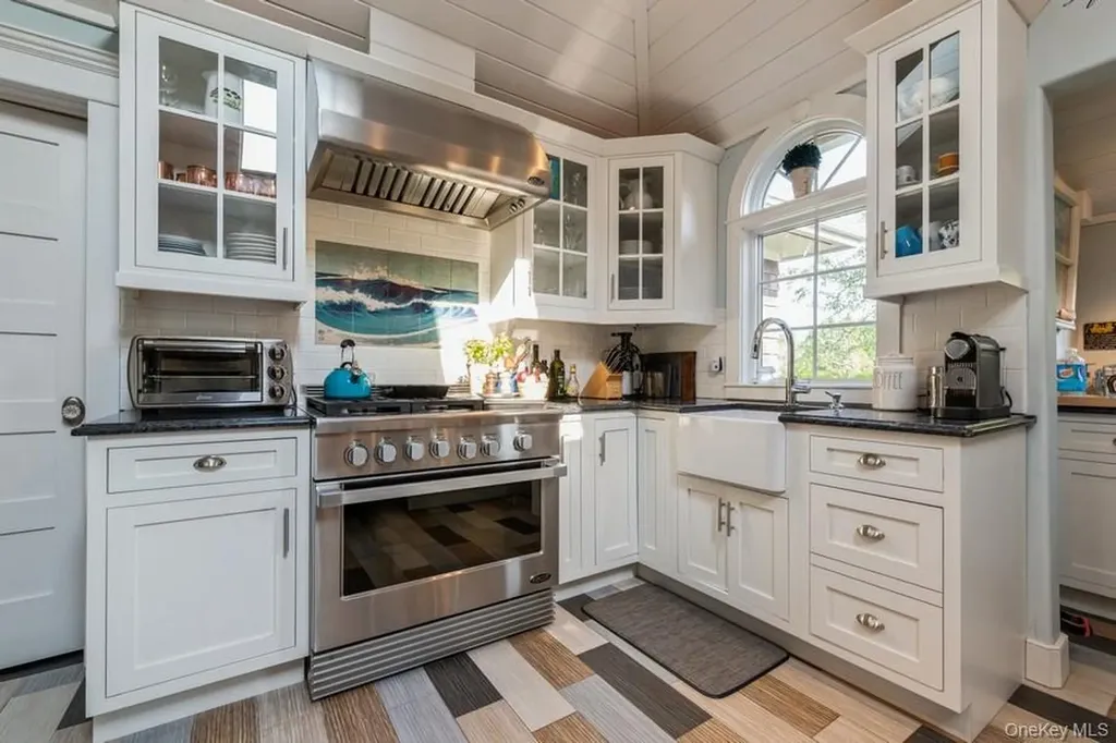 56 Lamb Avenue Quogue NY 11959