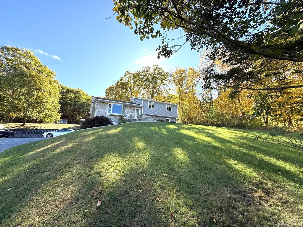 128 Lookout Pass Stormville NY 12582