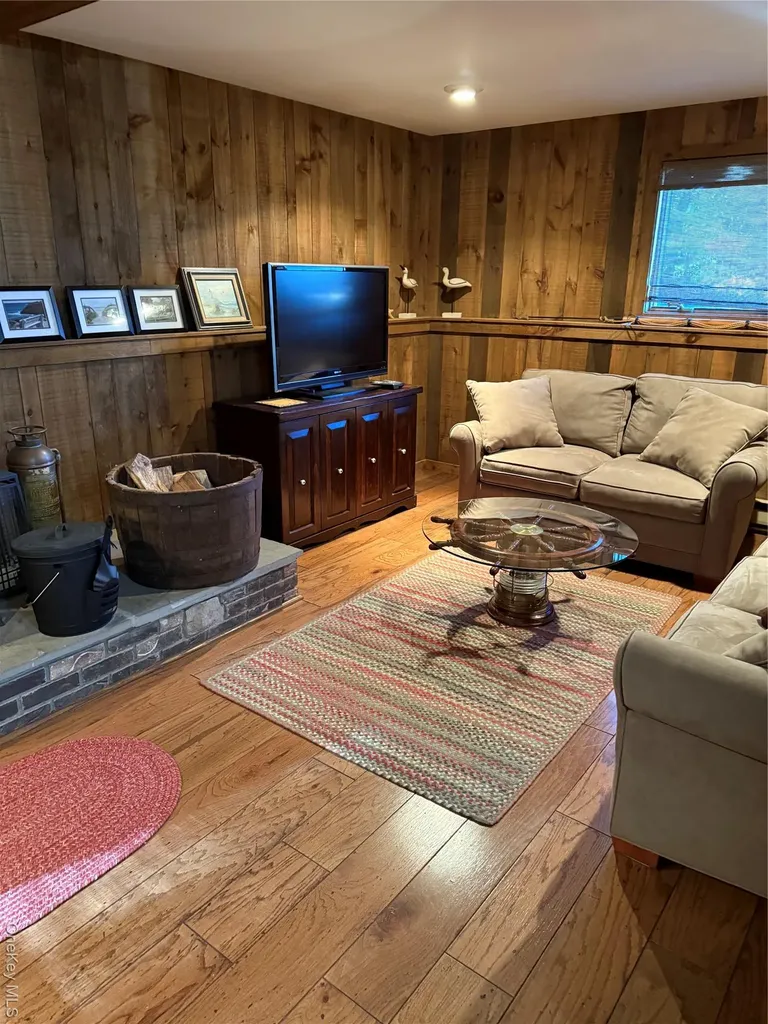 128 Lookout Pass Stormville NY 12582