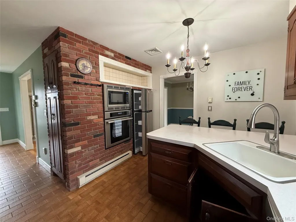 128 Lookout Pass Stormville NY 12582