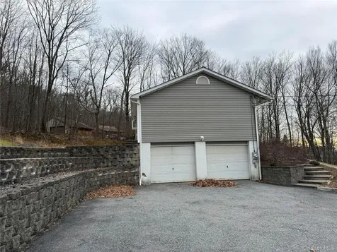 128 Lookout Pass Stormville NY 12582