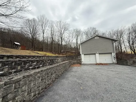 128 Lookout Pass Stormville NY 12582