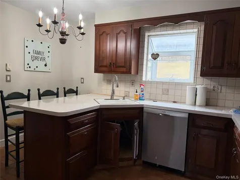 128 Lookout Pass Stormville NY 12582