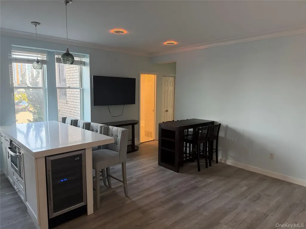 25 W Broadway Long Beach NY 11561