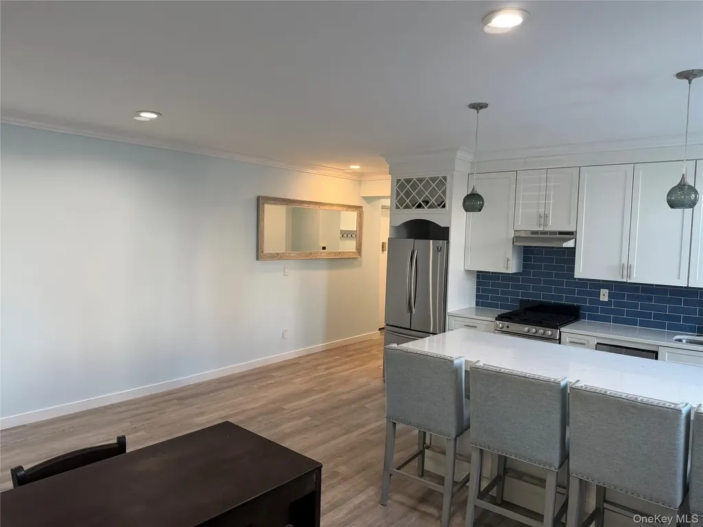 25 W Broadway Long Beach NY 11561