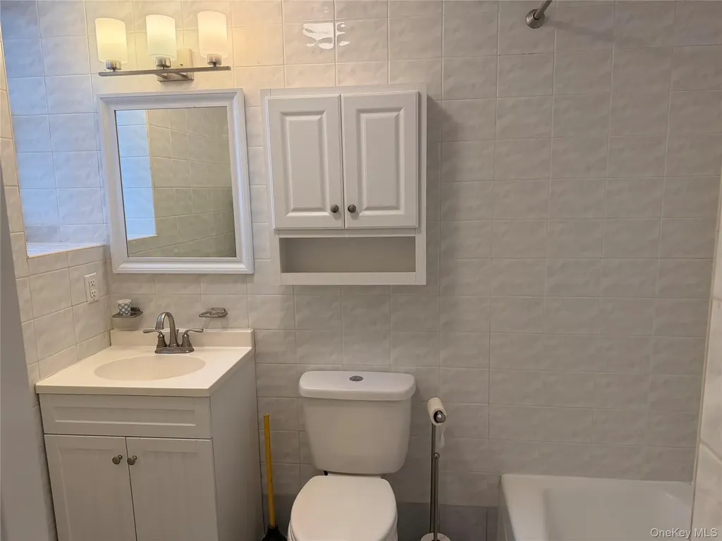 25 W Broadway Long Beach NY 11561