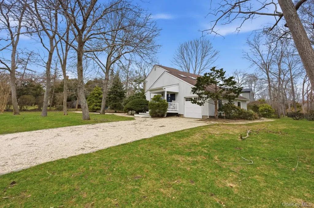 Hampton Bays NY, 1 Canal Way