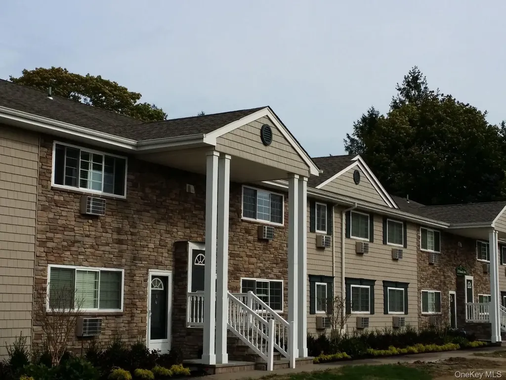 327 Brook Avenue Bay Shore NY 11706