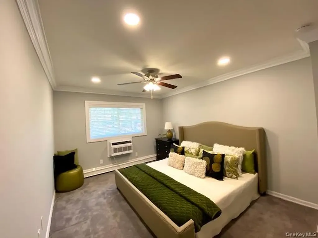 327 Brook Avenue Bay Shore NY 11706