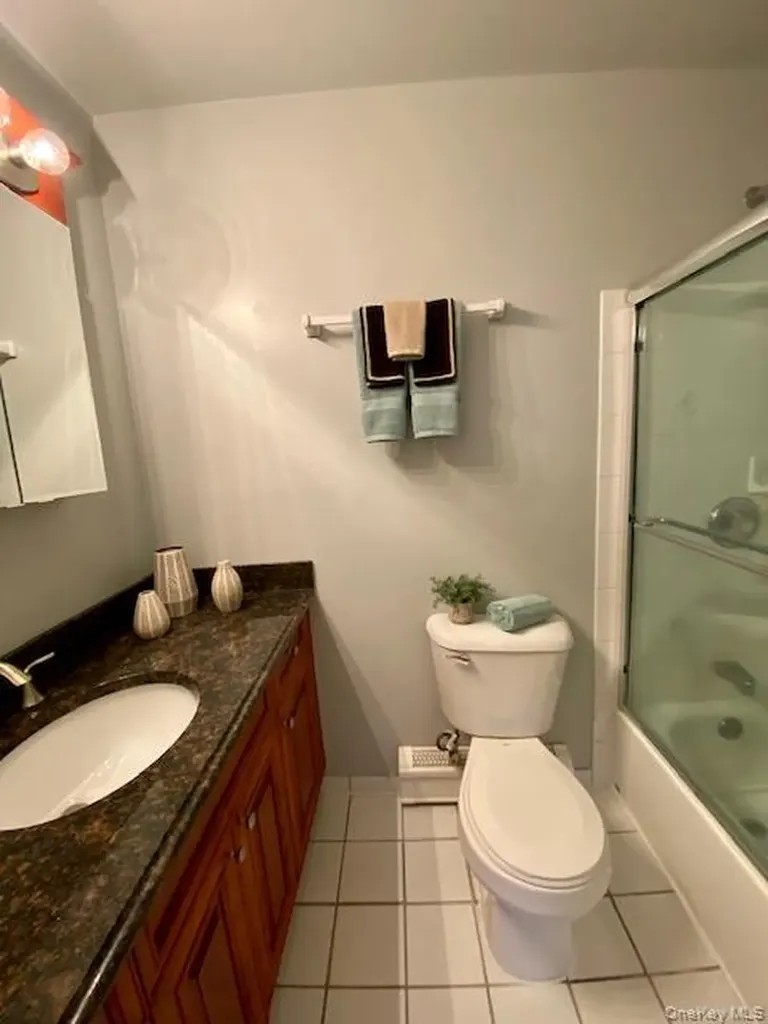327 Brook Avenue Bay Shore NY 11706