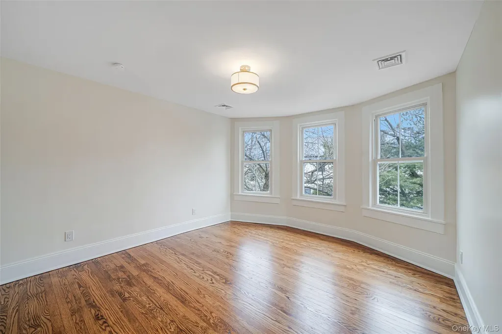 61 Ocean Avenue Islip NY 11751