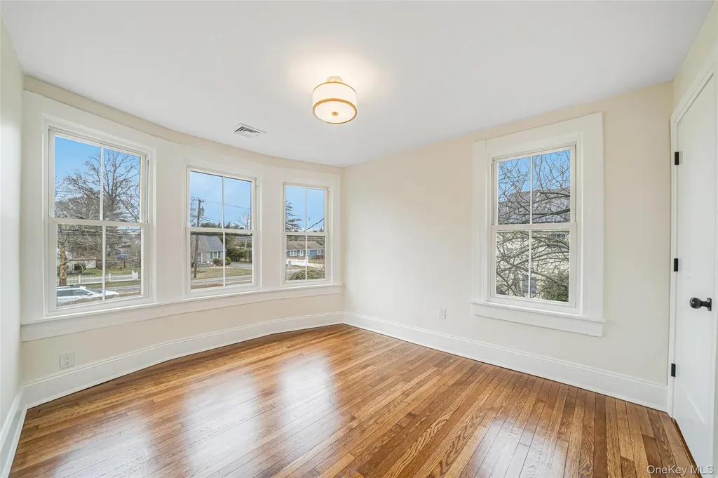 61 Ocean Avenue Islip NY 11751